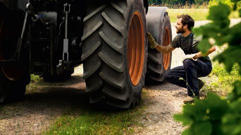 Sur un pneu, une usure anormale se détecte grâce une simple observation visuelle. © Continental